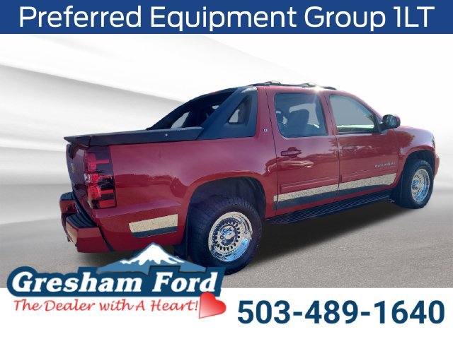 Used 2011 Chevrolet Avalanche LT w/ Luxury Package AWD/4WD image 6