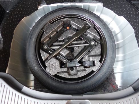 Used 2019 Chevrolet Trax LT w/ LT Convenience Package image 22