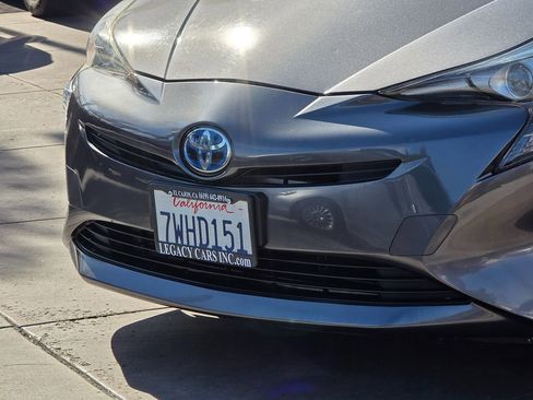 Used 2017 Toyota Prius Two image 9