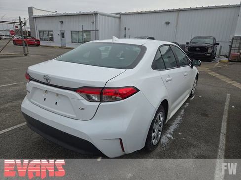 Used 2024 Toyota Corolla LE image 4