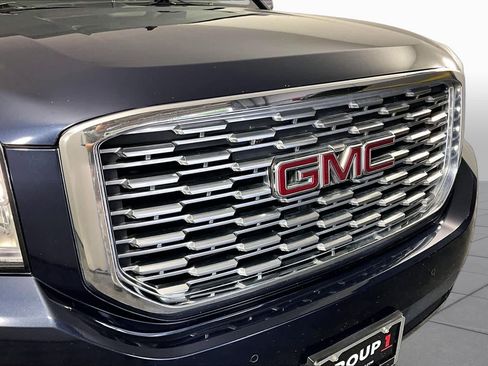 Certified 2020 GMC Yukon Denali w/ Denali Premium Package AWD/4WD image 28