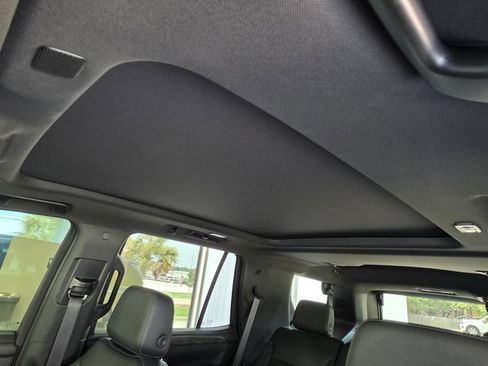 Used 2022 Chevrolet Tahoe Z71 w/ Z71 Off-Road Package AWD/4WD image 7
