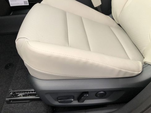 New 2026 Nissan Rogue SV image 23