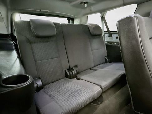 Used 2018 Chevrolet Suburban LS AWD/4WD image 28