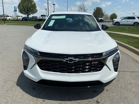 New 2026 Chevrolet Trax RS w/ Driver Confidence Package FWD image 8