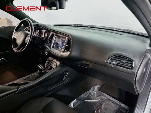 Used 2023 Dodge Challenger SXT RWD image 28
