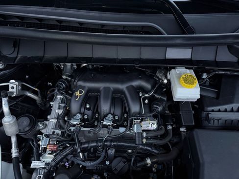 Used 2025 Nissan Pathfinder SV image 34