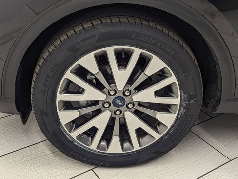 Used 2022 Ford Escape Titanium image 9