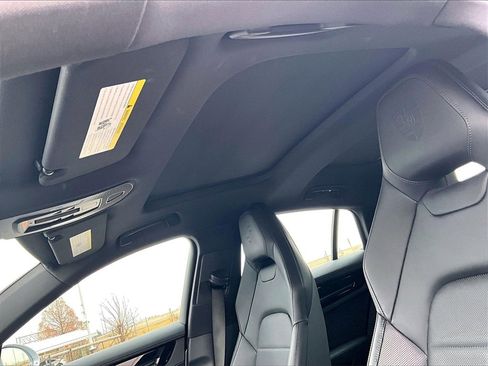 Used 2025 Porsche Panamera image 18