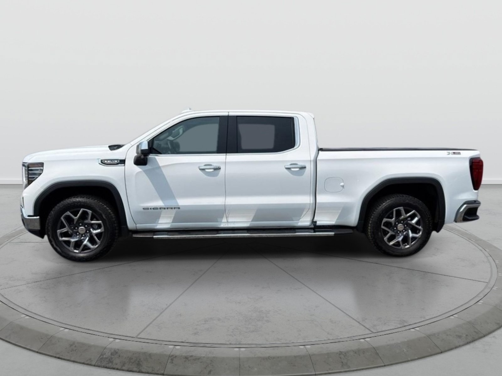 Used 2025 GMC Sierra 1500 SLT w/ SLT Premium Package AWD/4WD image 4