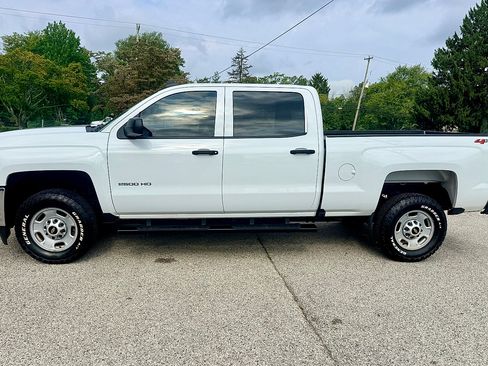 Used 2018 Chevrolet Silverado 2500 W/T AWD/4WD image 8