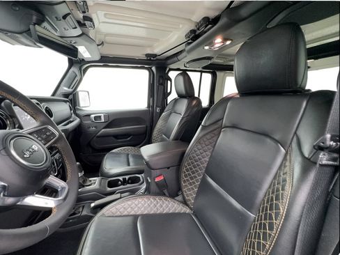 Used 2023 Jeep Wrangler Unlimited Sahara AWD/4WD image 18