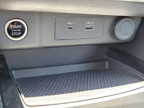 Used 2023 Nissan Rogue SV FWD image 24