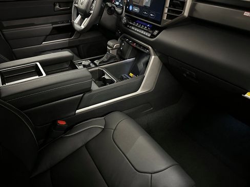 New 2026 Toyota Tundra Limited AWD/4WD image 9