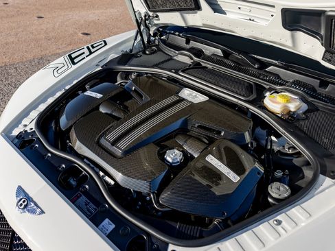 Used 2015 Bentley Continental GT3-R image 40