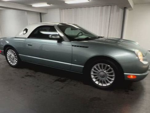 Used 2004 Ford Thunderbird Pacific Coast RWD image 2