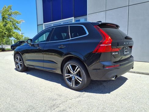 Used 2019 Volvo XC60 T5 Momentum w/ Multimedia Package AWD/4WD image 4