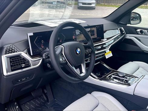 New 2026 BMW X5 xDrive40i w/ Climate Comfort Package AWD/4WD image 5
