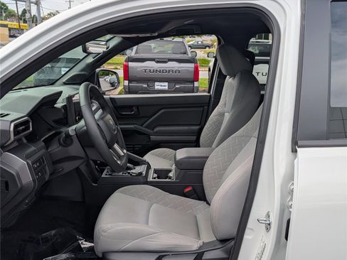 Used 2024 Toyota Tacoma SR5 AWD/4WD image 15
