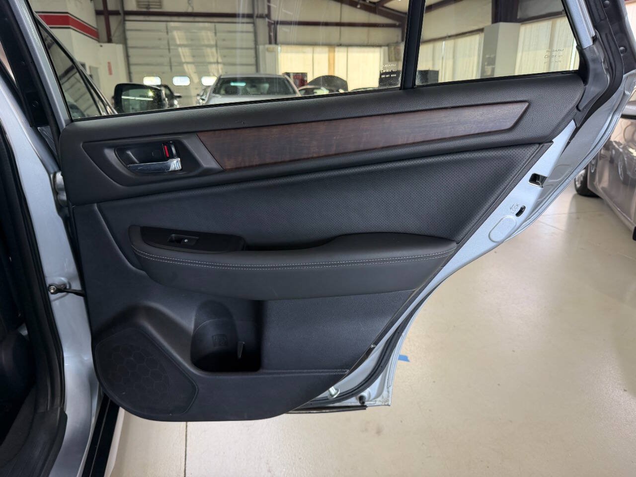 Used 2017 Subaru Outback 2.5i Limited AWD/4WD image 14