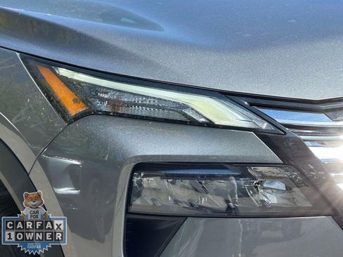 Used 2025 Nissan Rogue S AWD/4WD image 11