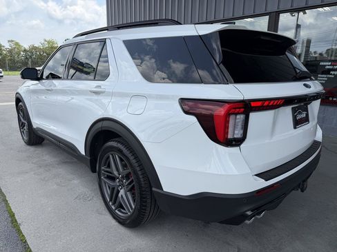 Used 2025 Ford Explorer ST w/ Sun And Sound Package AWD/4WD image 6