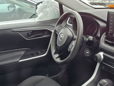 Used 2020 Toyota RAV4 LE image 15