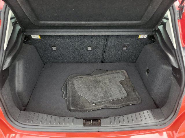 Used 2015 Ford Focus SE w/ Reverse Sensing Package FWD image 25