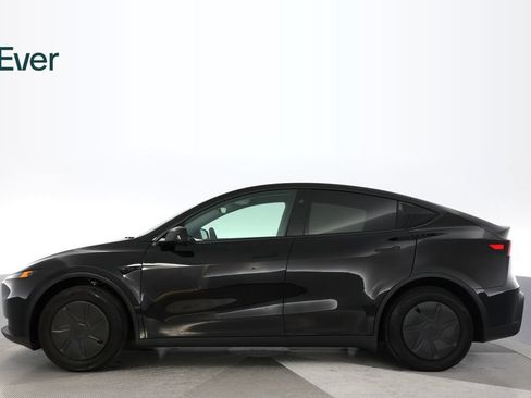 Used 2026 Tesla Model Y 2WD image 15