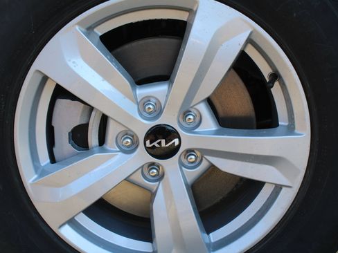New 2026 Kia Sorento LX FWD image 18