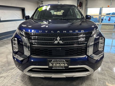 Used 2023 Mitsubishi Outlander SE Black Edition image 3