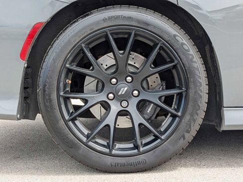 Used 2019 Dodge Charger Scat Pack w/ Dynamics Package RWD image 13