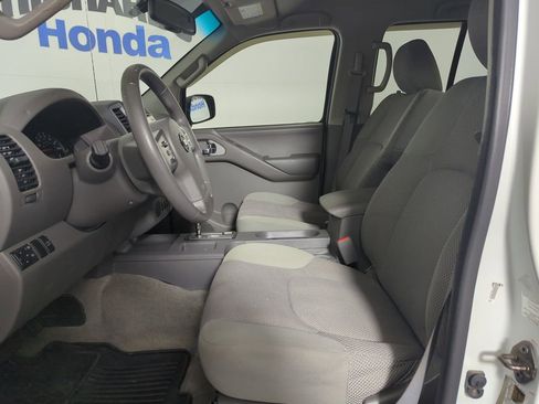 Used 2014 Nissan Frontier SV w/ SV Value Truck Package image 7