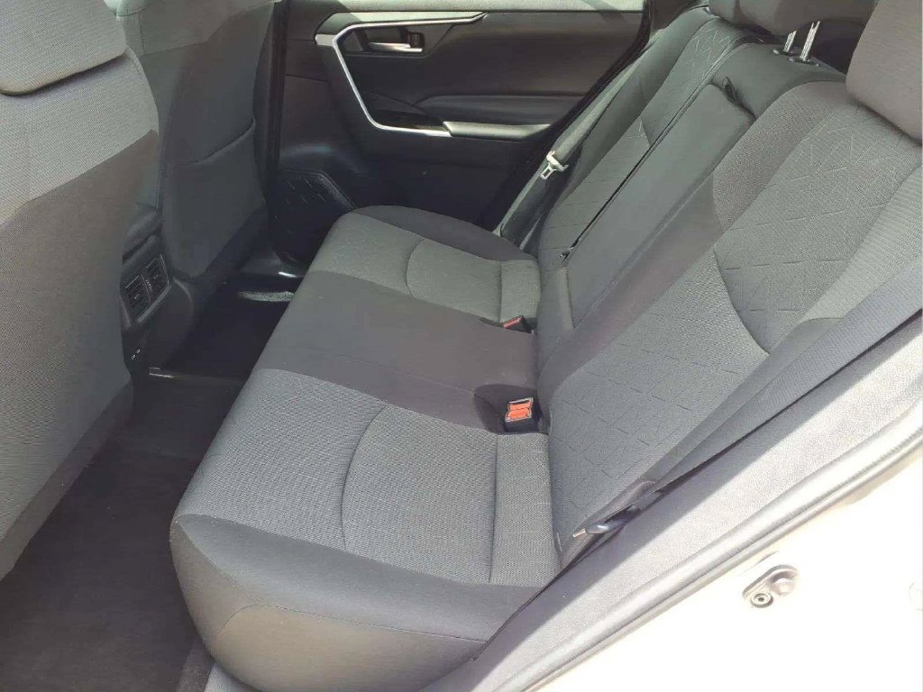 Used 2022 Toyota RAV4 XLE w/ Convenience Package FWD image 13