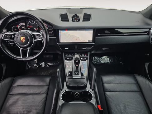 Used 2020 Porsche Cayenne w/ Driver Memory Package image 10