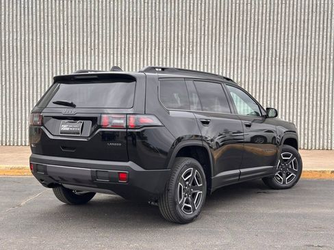 New 2026 Jeep Cherokee Laredo image 5