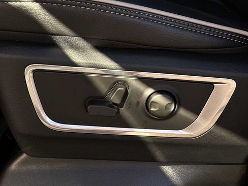 New 2026 RAM 1500 Laramie AWD/4WD image 14