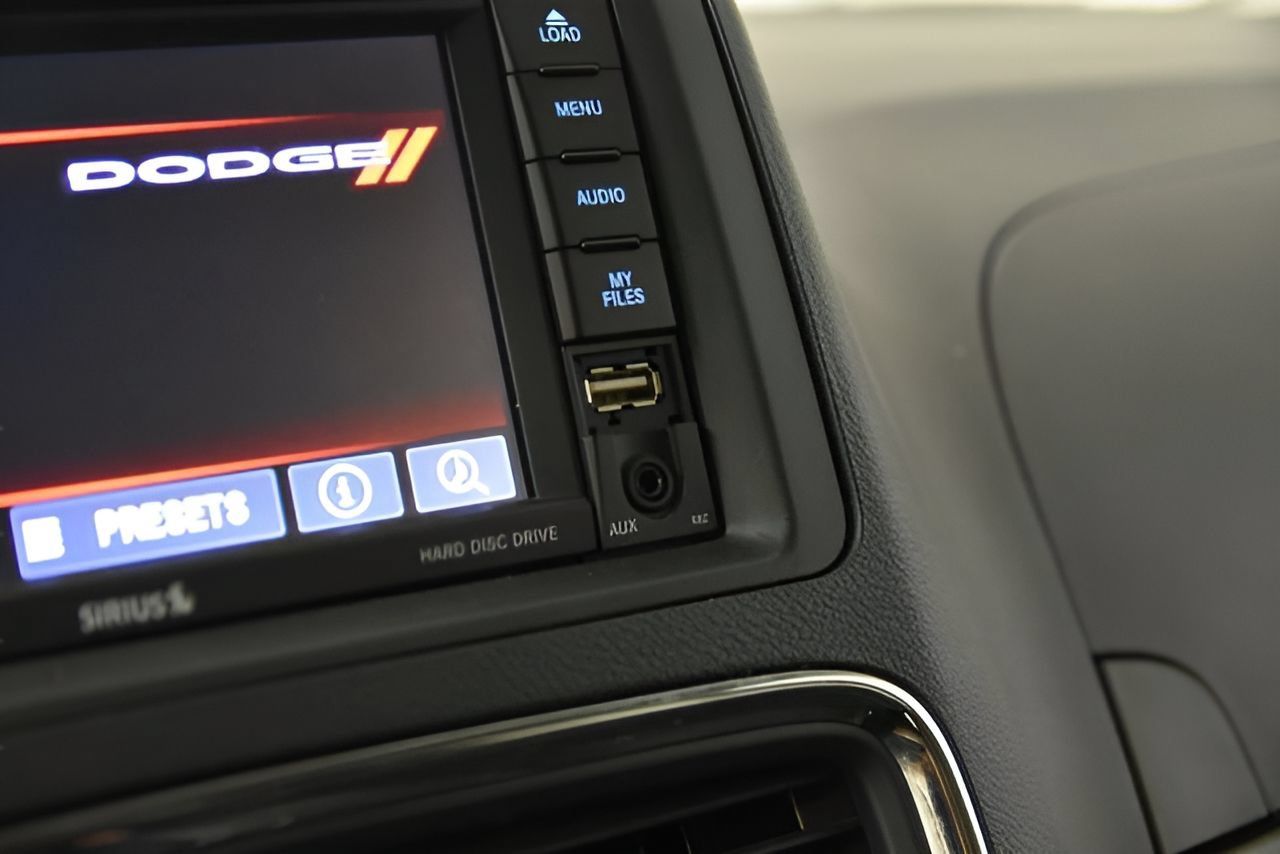 Used 2018 Dodge Grand Caravan SE w/ UConnect Hands-Free Group FWD image 18