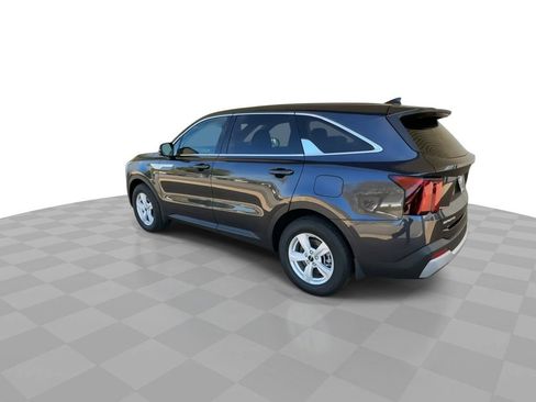 Used 2025 Kia Sorento LX FWD image 6