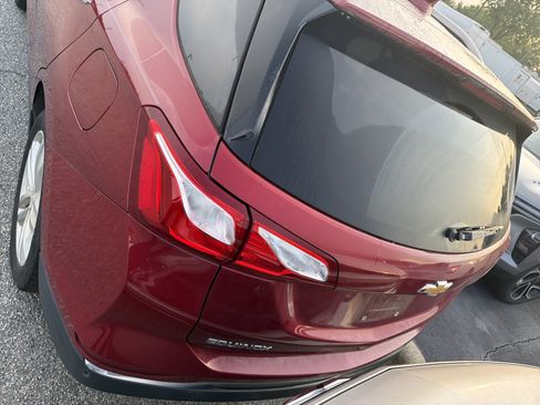 Used 2018 Chevrolet Equinox Premier FWD image 9