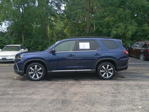 Used 2023 Honda Pilot Touring image 6