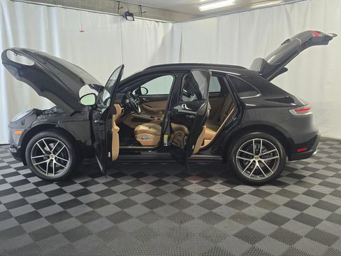 Certified 2025 Porsche Macan AWD/4WD image 13