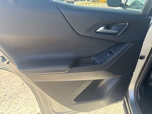 Used 2025 Chevrolet Equinox LT image 24