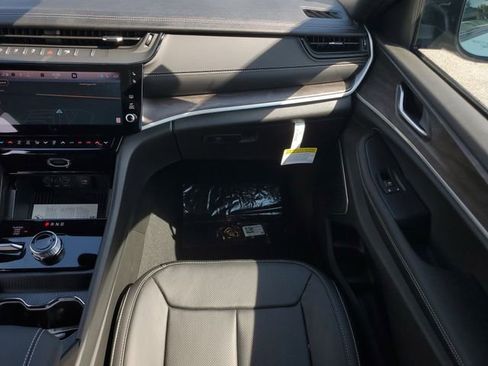 New 2026 Jeep Grand Cherokee L Limited AWD/4WD image 19