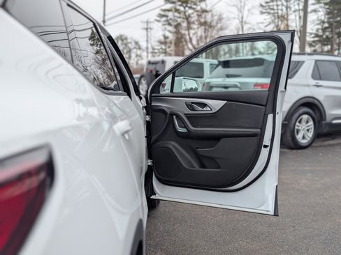 Used 2020 Chevrolet Blazer LT image 44