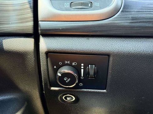 Used 2020 Jeep Grand Cherokee Altitude AWD/4WD image 22