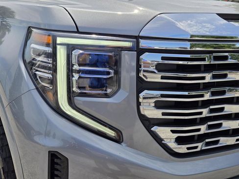Used 2023 GMC Sierra 1500 Denali w/ Denali Reserve Package AWD/4WD image 3