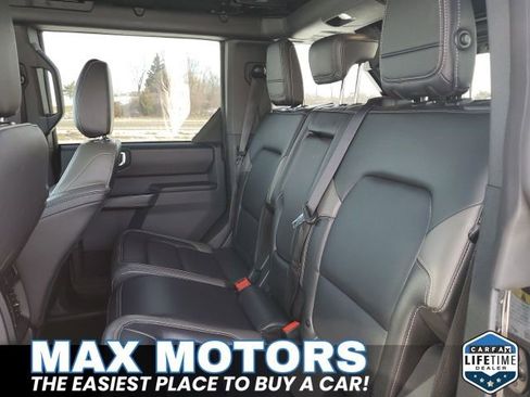 Used 2025 Ford Bronco Outer Banks image 13