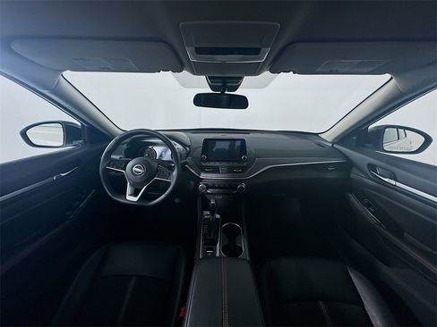 Used 2025 Nissan Altima 2.5 SR image 10