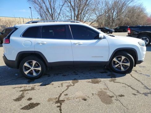 Used 2019 Jeep Cherokee Limited image 2